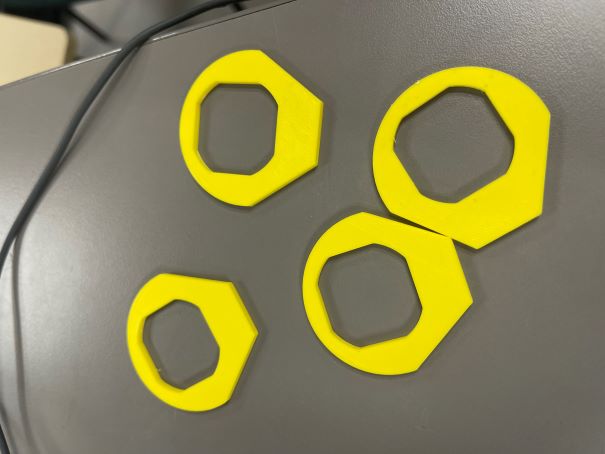 51. decapsuleurs jaunes