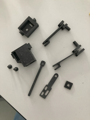 Photo des pièces moteur de la première impression